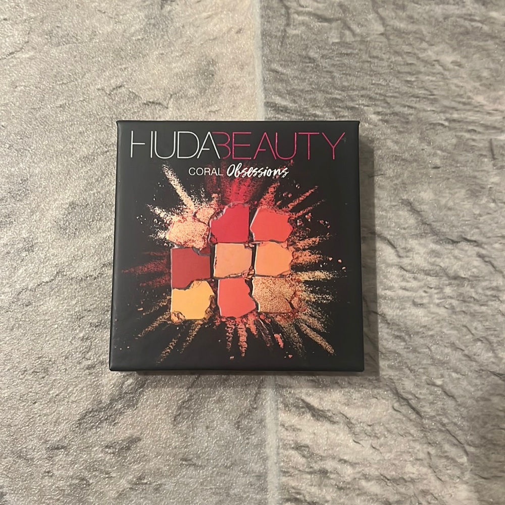 Huda Beauty coral obsessions